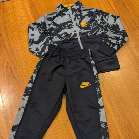 2PC Boys 2T NIKE Track Sweat Suit Outfit Set Long Sleeve Jacket Sweater Pant Set - Picture 1 of 5